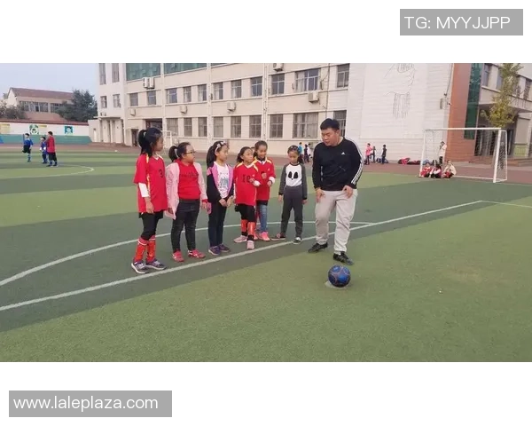 足球膏药的神奇疗效与运动员恢复的完美结合探讨